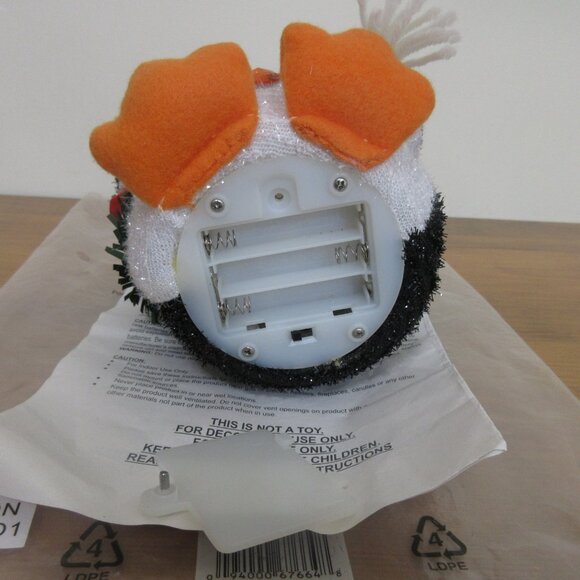 Avon Light Up Pal Penguin Green Wreath Color Changing Winter Decor Battery Oper - Picture 6 of 8